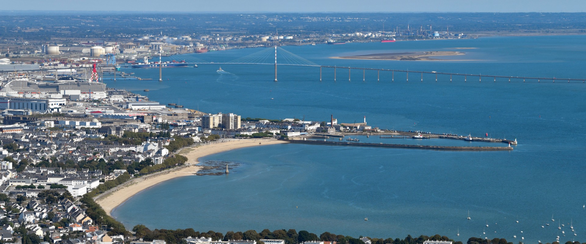 Transforming the Loire Estuary Regional Community into a Low-Carbon Energy Hub