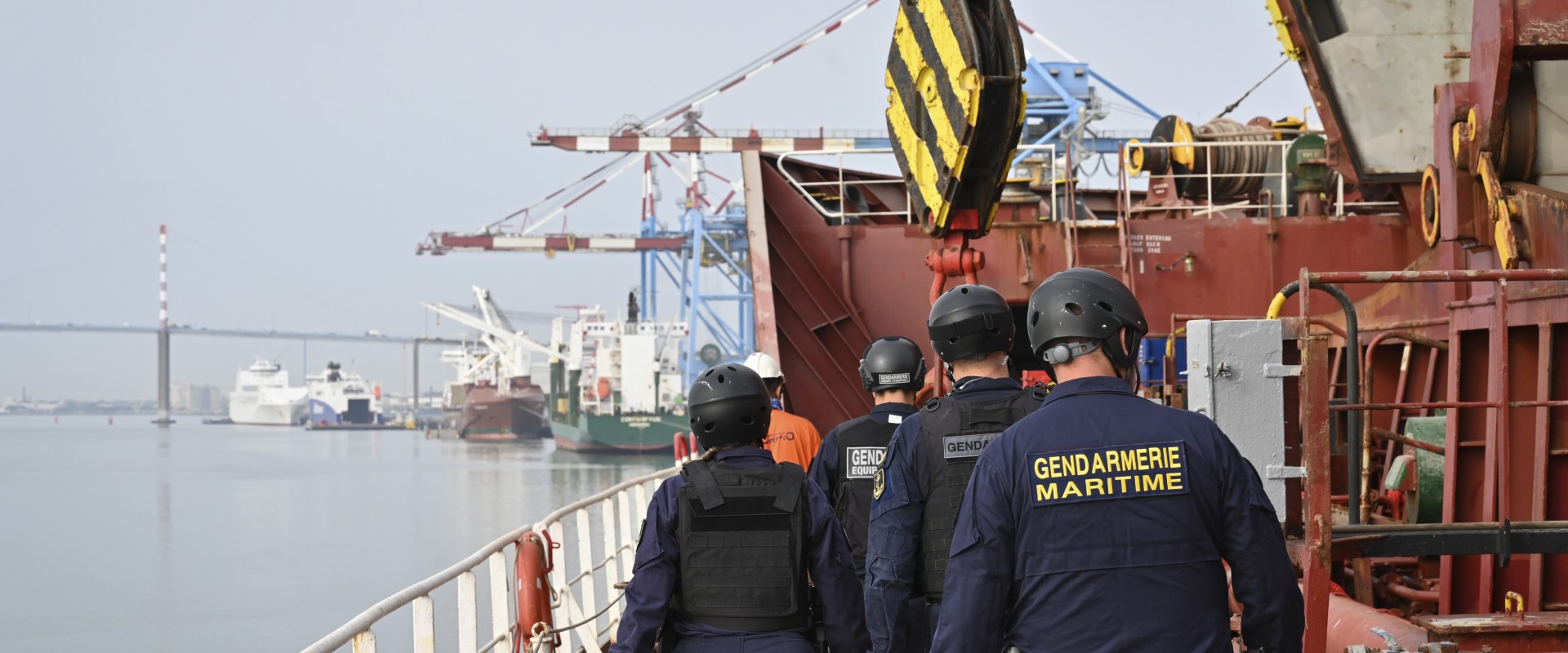 Le Peloton de sûreté maritime et portuaire surveille les escales