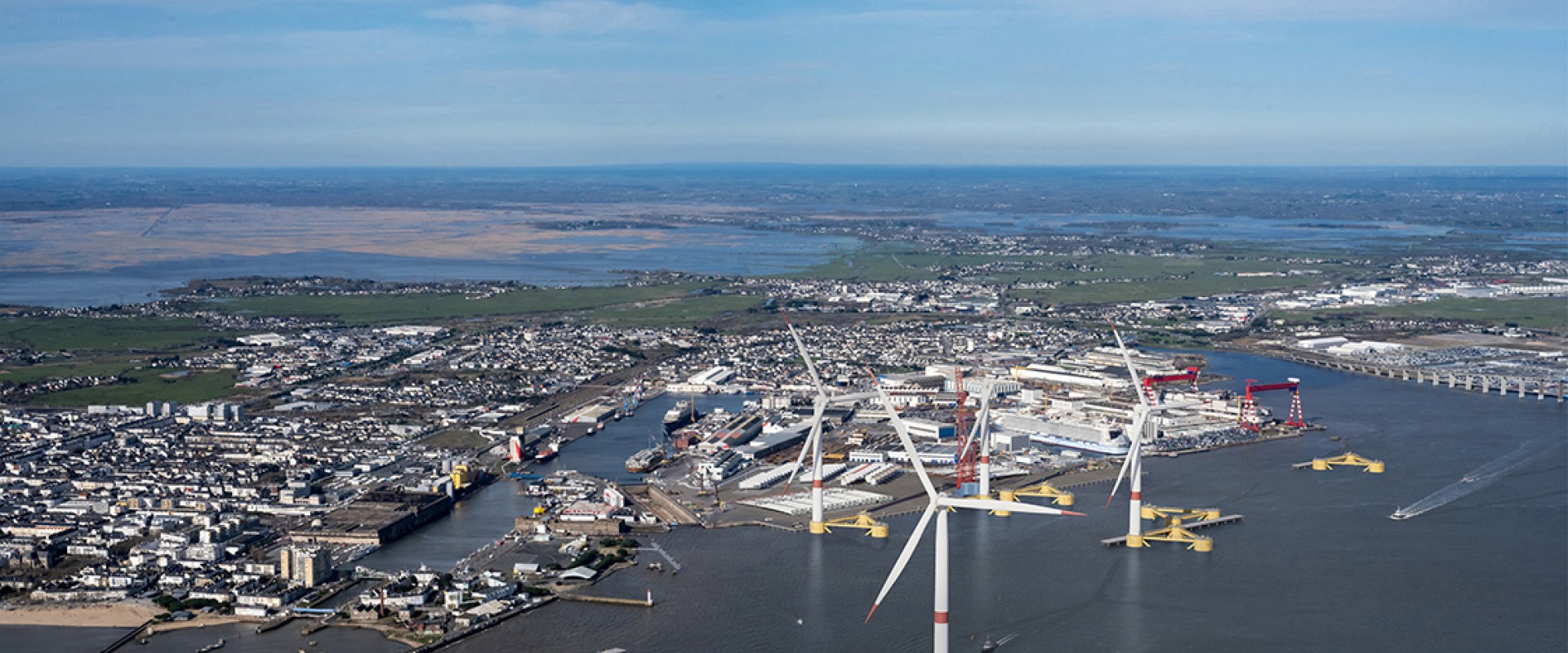 stockage et assemblage des éoliennes flottantes